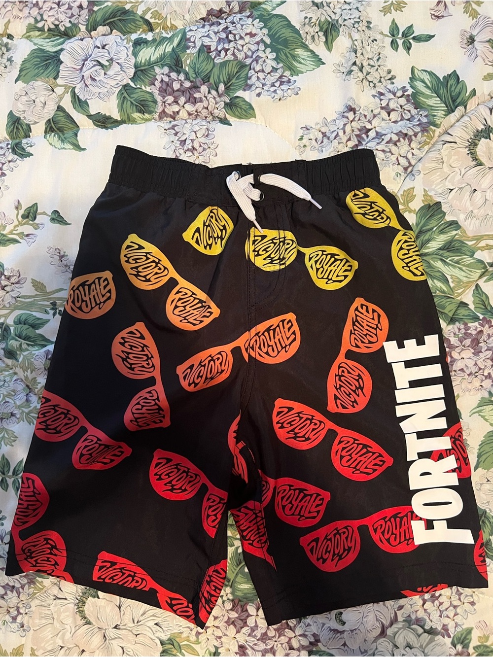 Fortnite Victory Royale Swim Shorts Black Orange Yellow Boys MD (8)